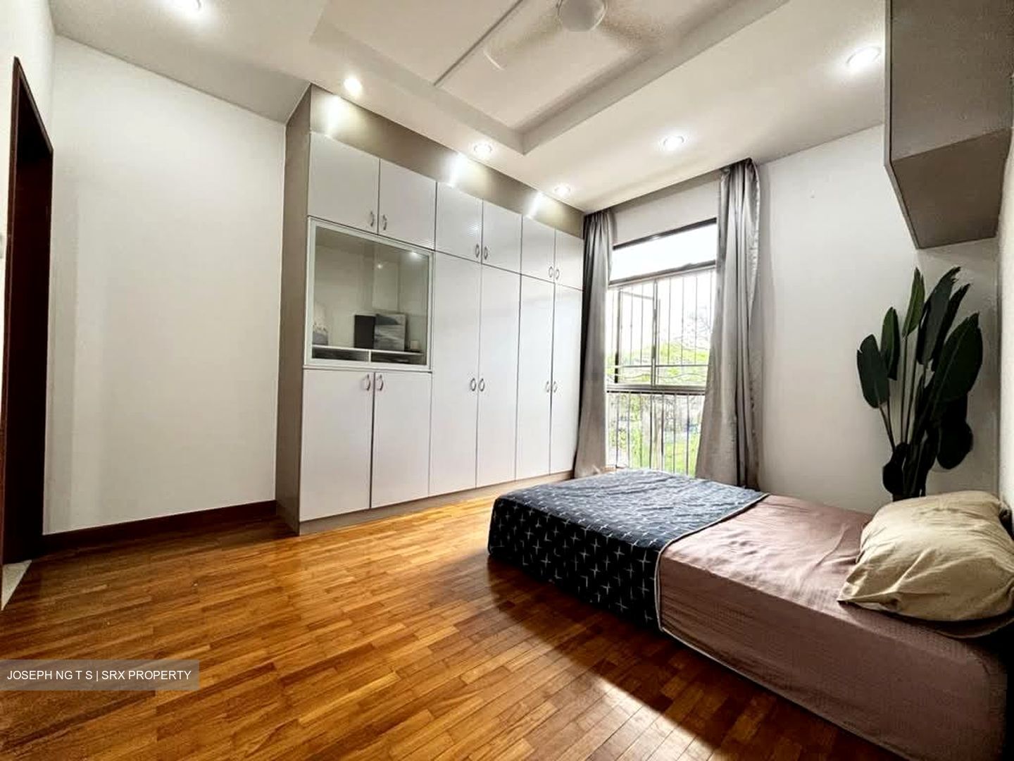 Seletaris (D27), Condominium #564139081